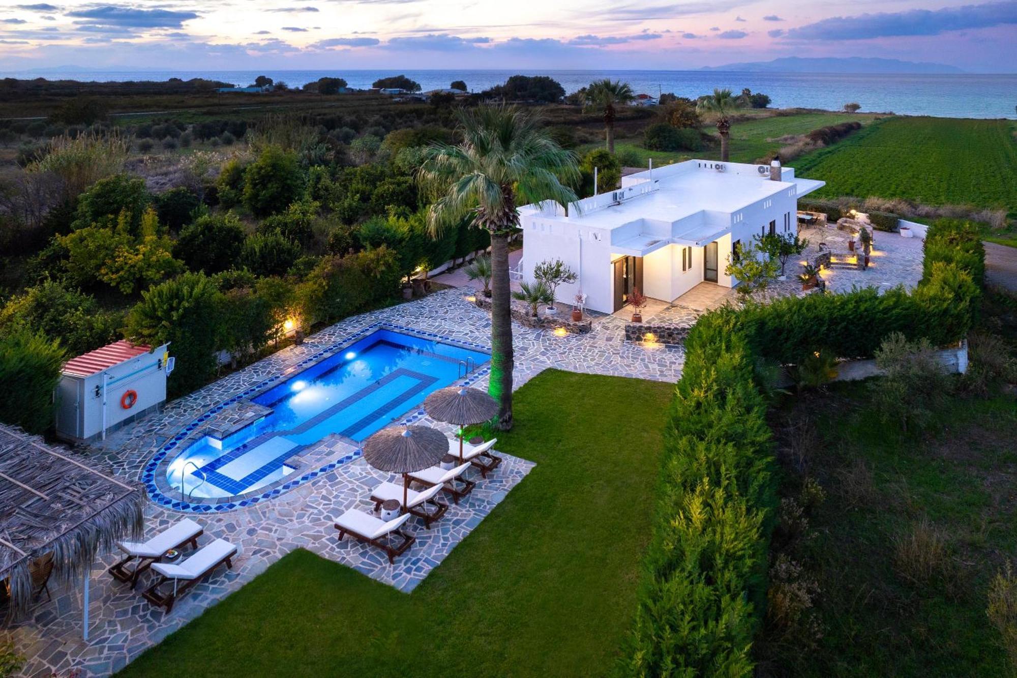 Villa Palmeras Soroni Экстерьер фото